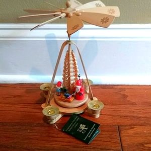 NWT Christmas Spinner